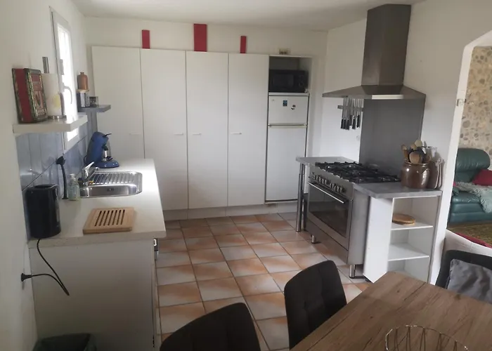 L'oustalet Casa de Férias Douzens