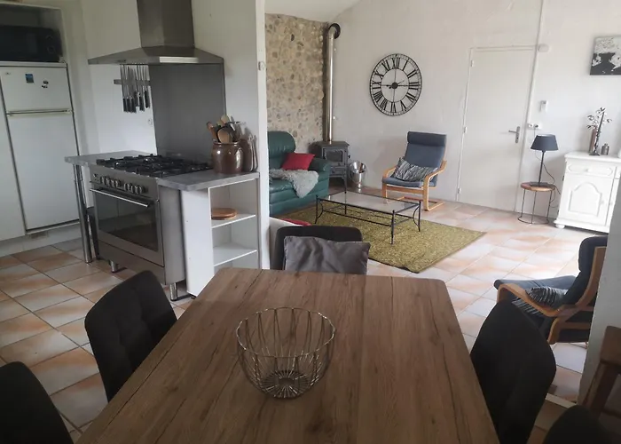 L'oustalet Casa de Férias Douzens